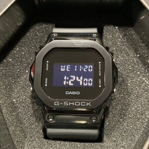 G-Shock GM-5600B-1CR